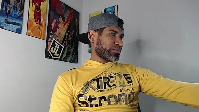 Snapshot of Enriblack92 chatting on 01/26/25, 02:35 Enriblack92 online show from 01/26/25, 02:35