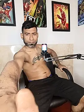 Snapshot of Enriblack92 chatting on 11/05/25, 04:34 Enriblack92 online show from 11/05/25, 04:34