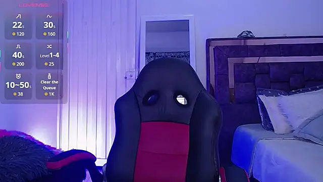 Snapshot of alejandrafitt chatting on 10/07/25, 02:20 alejandrafitt online show from 10/07/25, 02:20