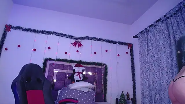 Snapshot of alejandrafitt chatting on 12/16/25, 04:06 alejandrafitt online show from 12/16/25, 04:06