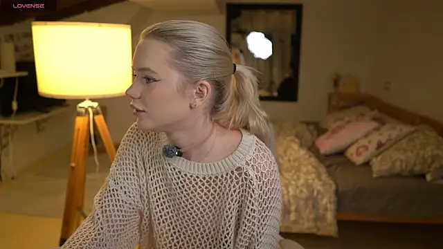 LexieLoree online show from 11/26/25, 04:02