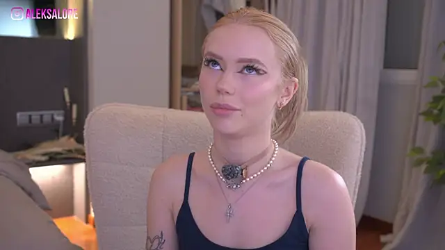 LexieLoree online show from 06/03/26, 03:09