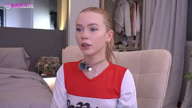 LexieLoree online show from 07/04/26, 03:02