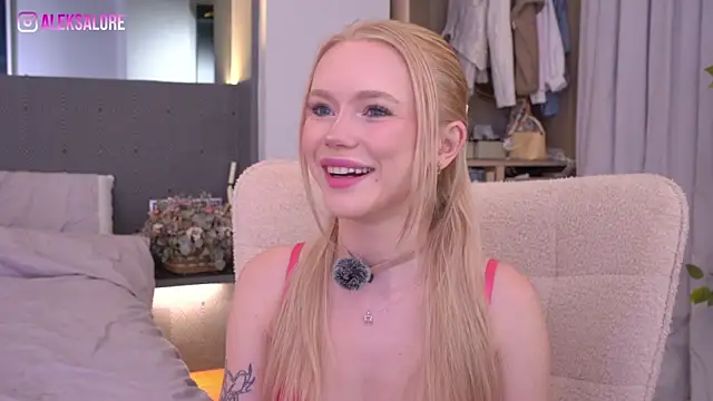 LexieLoree online show from 07/20/26, 02:59