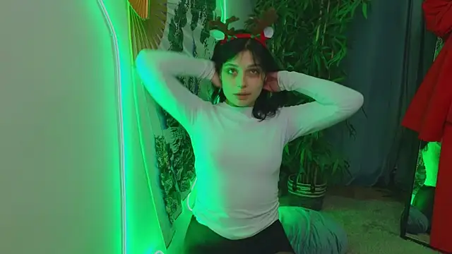 ari rari online show from 12/25/24, 12:05
