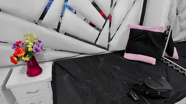 CooperEmma  online show from 05/23/26, 01:33