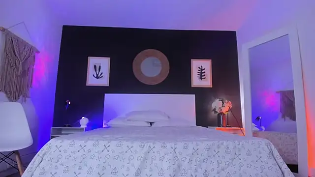 VioletPaket online show from 10/28/25, 11:36