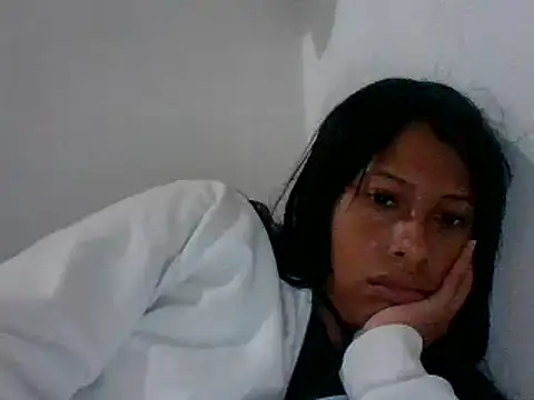 Kitra New online show from 12/23/24, 02:13