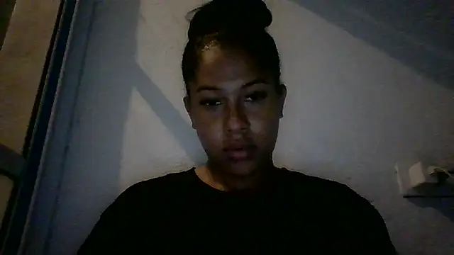 Kitra New online show from 10/29/25, 06:37