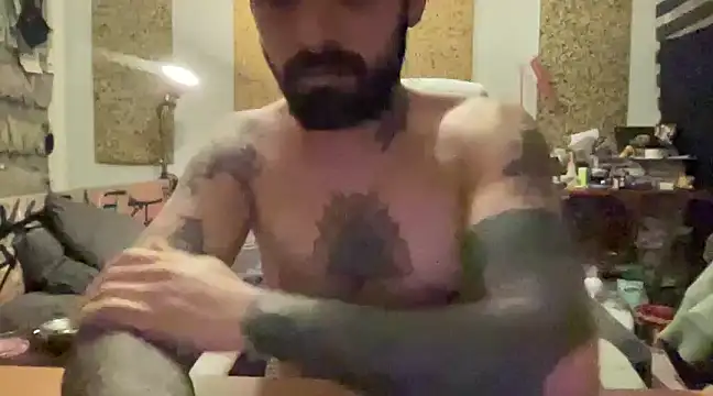 Snapshot of kameray12 chatting on 02/26/25, 10:53 kameray12 online show from 02/26/25, 10:53