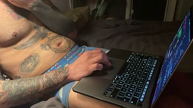 Snapshot of kameray12 chatting on 03/12/25, 08:52 kameray12 online show from 03/12/25, 08:52