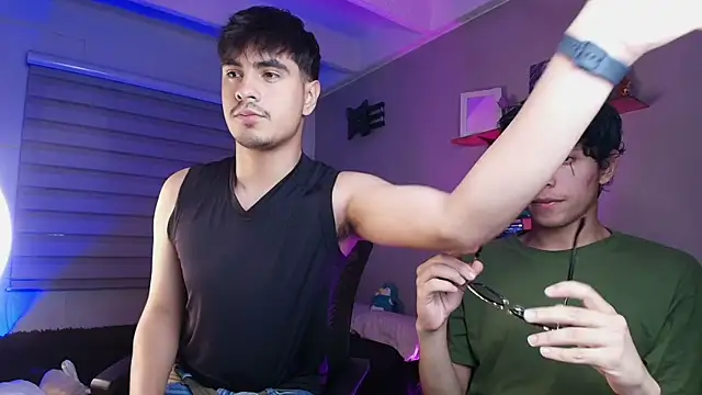 Snapshot of thiago_rockwelll chatting on 10/03/25, 07:49 thiago rockwelll online show from 10/03/25, 07:49