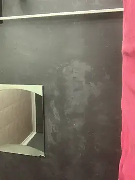 Snapshot of DManL chatting on 10/27/25, 05:44 DManL online show from 10/27/25, 05:44