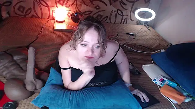 MiniNatalie online show from 01/23/25, 05:21