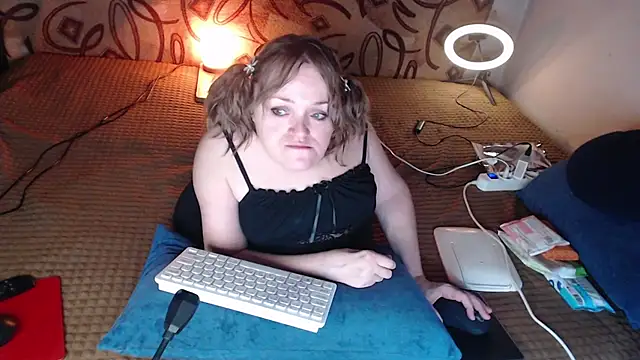 MiniNatalie online show from 01/24/25, 01:57