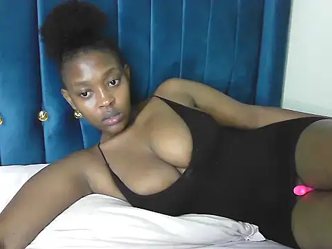 Snapshot of Sweet_mella chatting on 09/12/25, 02:00 Sweet mella online show from 09/12/25, 02:00