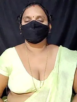 Snapshot of vintage-vibs chatting on 09/26/25, 06:01 vintage-vibs online show from 09/26/25, 06:01