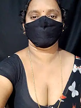 Snapshot of vintage-vibs chatting on 10/03/25, 04:53 vintage-vibs online show from 10/03/25, 04:53