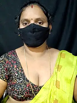 Snapshot of vintage-vibs chatting on 10/07/25, 05:43 vintage-vibs online show from 10/07/25, 05:43