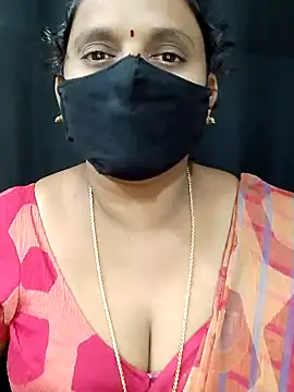 Snapshot of vintage-vibs chatting on 10/10/25, 05:45 vintage-vibs online show from 10/10/25, 05:45