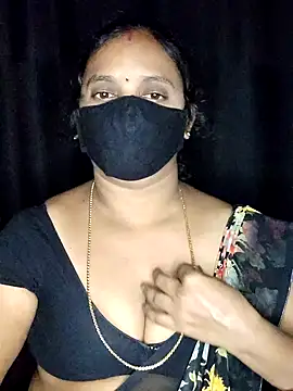 Snapshot of vintage-vibs chatting on 10/20/25, 05:46 vintage-vibs online show from 10/20/25, 05:46