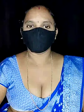 Snapshot of vintage-vibs chatting on 10/21/25, 05:35 vintage-vibs online show from 10/21/25, 05:35