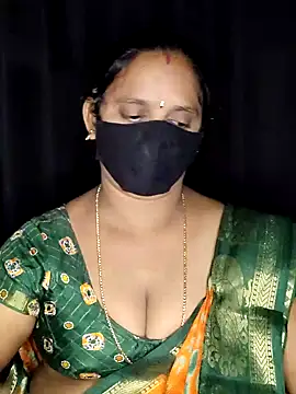 Snapshot of vintage-vibs chatting on 11/02/25, 05:59 vintage-vibs online show from 11/02/25, 05:59