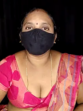 Snapshot of vintage-vibs chatting on 11/07/25, 05:29 vintage-vibs online show from 11/07/25, 05:29