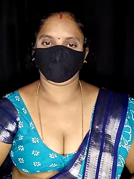 Snapshot of vintage-vibs chatting on 11/09/25, 05:55 vintage-vibs online show from 11/09/25, 05:55