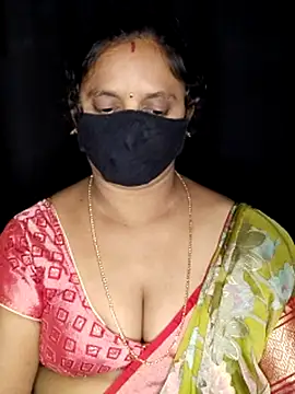 Snapshot of vintage-vibs chatting on 11/12/25, 06:25 vintage-vibs online show from 11/12/25, 06:25