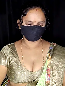 Snapshot of vintage-vibs chatting on 11/28/25, 08:55 vintage-vibs online show from 11/28/25, 08:55