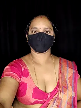 Snapshot of vintage-vibs chatting on 12/04/25, 07:22 vintage-vibs online show from 12/04/25, 07:22