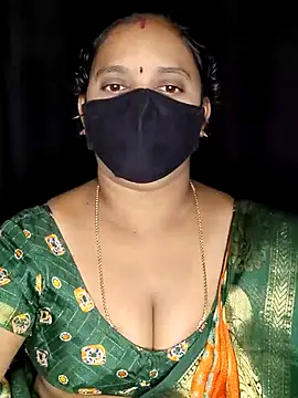 Snapshot of vintage-vibs chatting on 12/05/25, 07:43 vintage-vibs online show from 12/05/25, 07:43