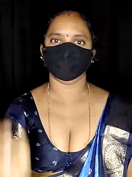 Snapshot of vintage-vibs chatting on 12/13/25, 10:26 vintage-vibs online show from 12/13/25, 10:26