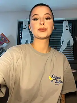 Mia-Minou online show from 10/11/25, 12:58