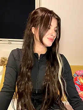 Mia-Minou online show from 11/02/25, 05:37