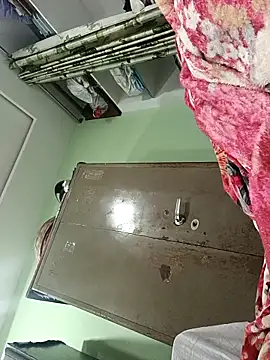 Snapshot of PVNRAO0831 chatting on 10/18/25, 03:57 PVNRAO0831 online show from 10/18/25, 03:57