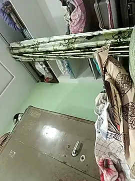 Snapshot of PVNRAO0831 chatting on 10/29/25, 05:47 PVNRAO0831 online show from 10/29/25, 05:47