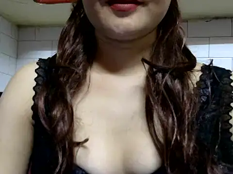 Has Ke Dungi online show from 12/22/24, 01:45