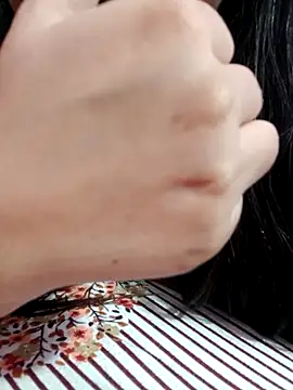 Snapshot of SHUBHI880 chatting on 09/28/25, 04:56 SHUBHI880 online show from 09/28/25, 04:56