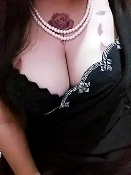 Snapshot of SHUBHI880 chatting on 10/04/25, 09:07 SHUBHI880 online show from 10/04/25, 09:07