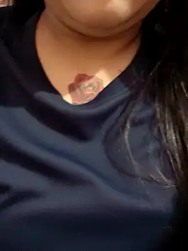 Snapshot of SHUBHI880 chatting on 10/05/25, 09:07 SHUBHI880 online show from 10/05/25, 09:07