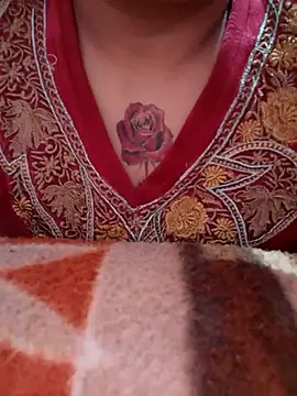 Snapshot of SHUBHI880 chatting on 11/21/25, 12:26 SHUBHI880 online show from 11/21/25, 12:26