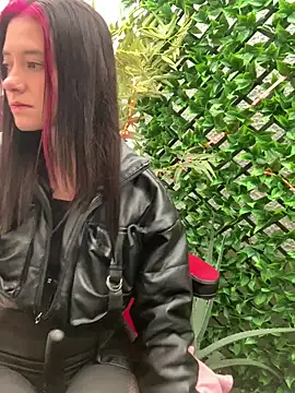 Isabella 21x online show from 12/26/24, 12:49