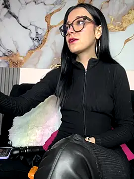Isabella 21x online show from 10/03/25, 12:46