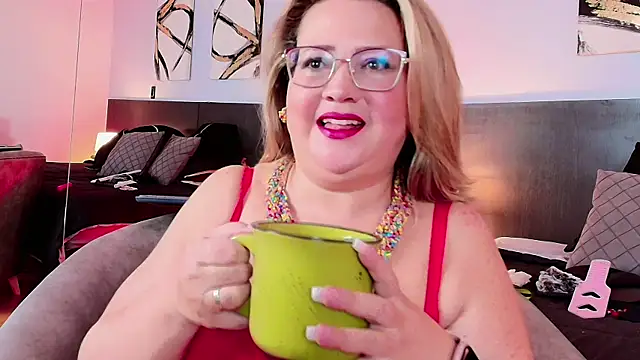 MartinaCaycedo online show from 01/09/25, 09:27
