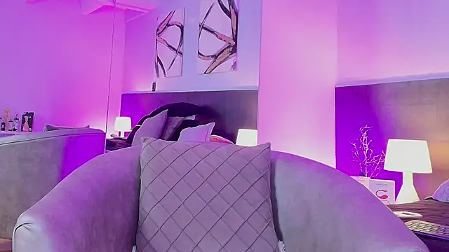 MartinaCaycedo online show from 01/18/25, 12:26