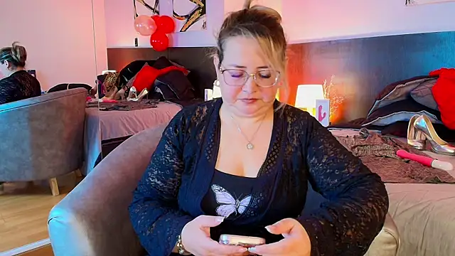 MartinaCaycedo online show from 02/09/25, 03:23