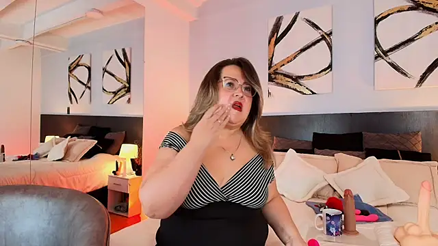 MartinaCaycedo online show from 10/03/25, 12:13