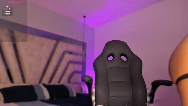 Snapshot of _CurlyGirl_ chatting on 09/12/25, 08:20 CurlyGirl online show from 09/12/25, 08:20